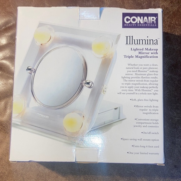 Conair Lighted Makeup Mirror with Magnification NEW - Picture 3 of 4